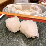 鮨金 - 白えび。