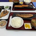 四日市ヒモノ食堂 - 塩サバ、鮭ハラス、銀ダラ、のどぐろ＋定食(豚汁にチェンジ)