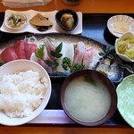 海花 - お刺身定食　ご飯少な目