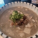 麺屋 八っすんば - とろとろ牛肉