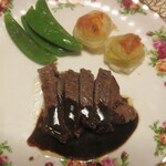 L'inconnu - おまけ写真4, 黒毛和牛のステーキ、お肉とソースが超美味しい!