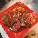 Yakiniku Kiwamiya - ミックスホルモン♪