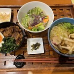 マキバ スタイル - コラーゲンポークの角煮ご飯ときざみ揚げうどん