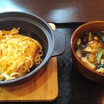 東洋軒 - 麺とあんかけは別々で提供されます。