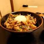 焼肉Dining 牛若丸 - 牛若牛カルビ丼