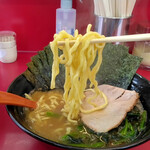 横浜ラーメン 相馬家 - 麺リフト