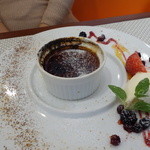 ビストロ ダイア - 甘みが独特な、黒糖と三温糖のクレムブリュレ