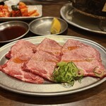 ホルモン肉問屋 小川商店 - 