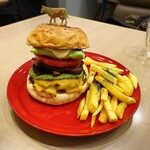 ゴールデンゲートバーガー - ベーコンアボカドチーズバーガー