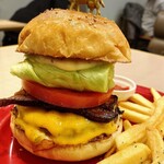 Golden Gate Burger - ベーコンチーズバーガー