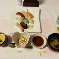 Japanese & Modern Chinese 嵐山 - 寿司ランチ Japanese & Modern Chinese 嵐山 - 寿司ランチ