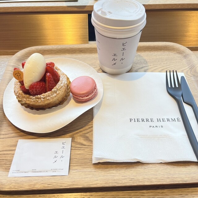 口コミ一覧 : ピエール・エルメ・パリ Aoyama （PIERRE HERME PARIS） - 表参道/ケーキ [食べログ]
