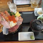 魚屋直営食堂　魚まる - 