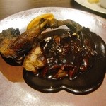 レストランユニック - 雷鳥のロティ、ほろ苦いコーヒーとチョコレートのソース