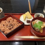 鶴屋八幡 - 赤飯　ぞう煮セット　1,250円