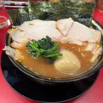 豚骨醤油ラーメン 王道家 - 