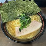 横浜家系ラーメン勝星家 - 