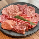 Yakiniku Ushigoro - ランチうしごろセットのお肉たち（2人前）
                        厚切りタン／厚切りハラミ／イチボ／カメノコ／クリ／中落ちカルビ／クラシタ