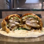 馳走西健一 - ・鮮魚のパイ包み(泳がせタチウオ、オニオンソテー、大葉、ブールブランソース)