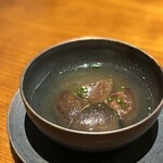 馳走西健一 - ・藤枝産 玉取り茸のコンソメスープ