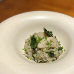 馳走西健一 - ・平貝のソテー、もち麦と玄米のリゾット