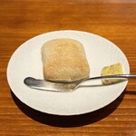 馳走西健一 - ・焼きたてパン、フランス産 海藻バター