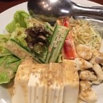博多満月 - ささみと豆腐のサラダ