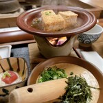 知客茶家 - 山芋と鮪の三杯酢・豆腐ステーキ・とろろ