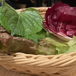 焼肉・韓国料理 KollaBo - チュクミサムギョプサルの付け合わせ野菜