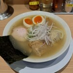 中華そば やなぎや - 料理写真:特製中華そば（塩）¥1100