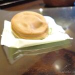 阿闍梨餅本舗 京菓子司 満月 - 