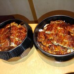 ひつまぶし名古屋備長 - こちらは前回の写真。右が上、左は普通のひつまぶし