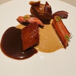 SEZANNE - 人参っぽいのは里芋　ムーレットソースで