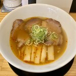 あさりスープの手もみラーメン チャイナポート - 