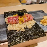 Suidoubashi Sushimitsu - トロタクキャビア手巻き寿司 のりを自分で巻いて食べるのが楽しかった