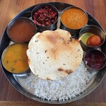 Robin's Indian Kitchen - ミールス（1200円）