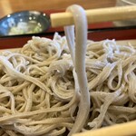 千喜庵～手打ち蕎麦～ - 突然、平打ちの太い麺！