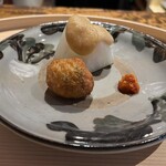 Onjaku - 風呂吹き大根（聖護院大根、静岡県産）、練り味噌
                        掛け、自家製柚子胡椒添え
                        揚げ真薯
                        
