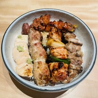 伊勢廣 京橋本店 - やきとり丼5本丼