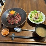 ステーキ丼 くに美 - 