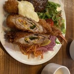 洋食むーしゃむーしゃ - 100年ハンバーグ＆エビフライ＆豚肉の梅しそチーズカツ