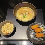 NEXT□ - 牡蠣白湯 超える＋牡蠣飯＋カキフライ 3個（上から）