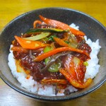 Pusan - 白飯の上に辛くて美味しいオジンオポックムをタップリとのせて美味しくいただきます。♪♬