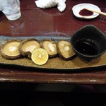 酒肴商店 アジト - 焼きシイタケ