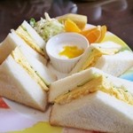 茶蘭花 - Bセットの卵サンドの卵は焼いてあります。