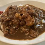 とんまつ - カツカレー。
            福神漬けもヤケによく合うんだわ。