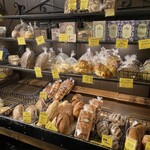 バックシュトゥーベ ツオップ - パンの陳列2