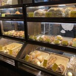 バックシュトゥーベ ツオップ - パンの陳列3