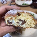 バックシュトゥーベ ツオップ - 豆パンの断面