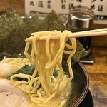 横浜家系ラーメン 天来家 - 麺のアップ